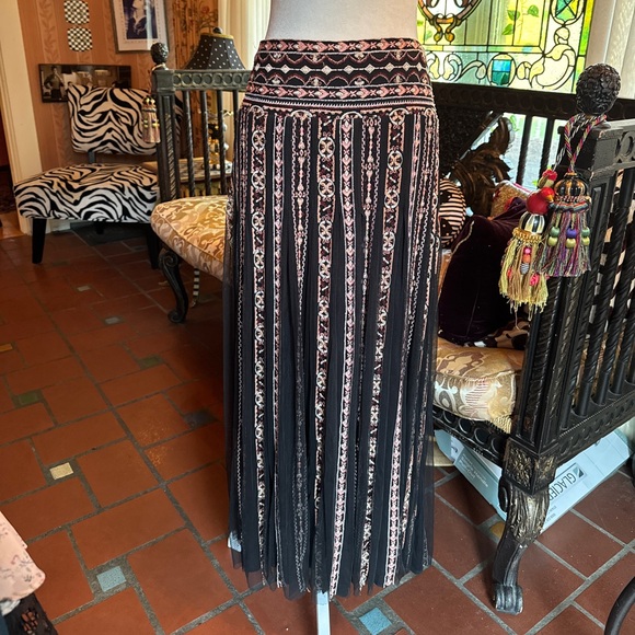 Soft Surroundings Embroidered Maxi Skirt Size Medium New Without Tags - Picture 1 of 9